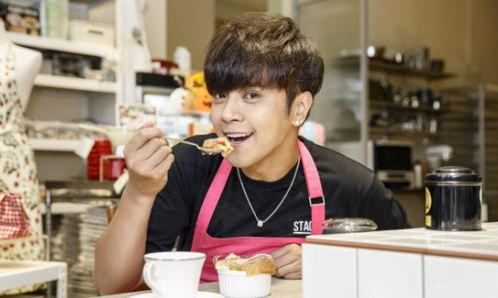 爱豆吃瓜娱乐酱郭京飞,从爱豆吃瓜到娱乐酱，揭秘他的跨界之路